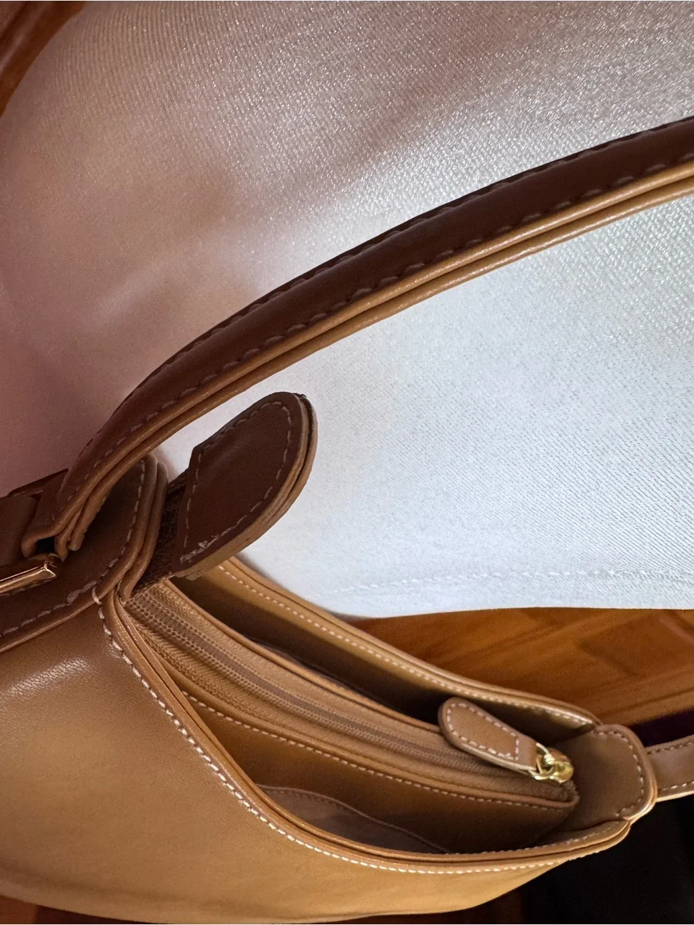Liz Claiborne Camel Shoulder Bag - Picture 5 of 11